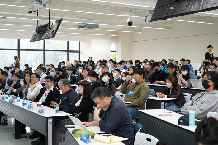活動中邀請10所國內大學教授,共同討論數據驅動創新,促進台灣產學技術對接。長庚大學